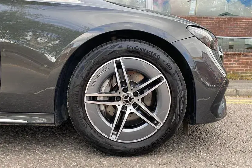 Begagnad Mercedes E200 AMG line 204 HK (150 kW) 2025 Grå Kombi