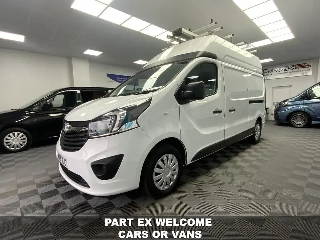 Usado Vauxhall Vivaro 125 HP (91 kW) 2019 Branco Monovolume