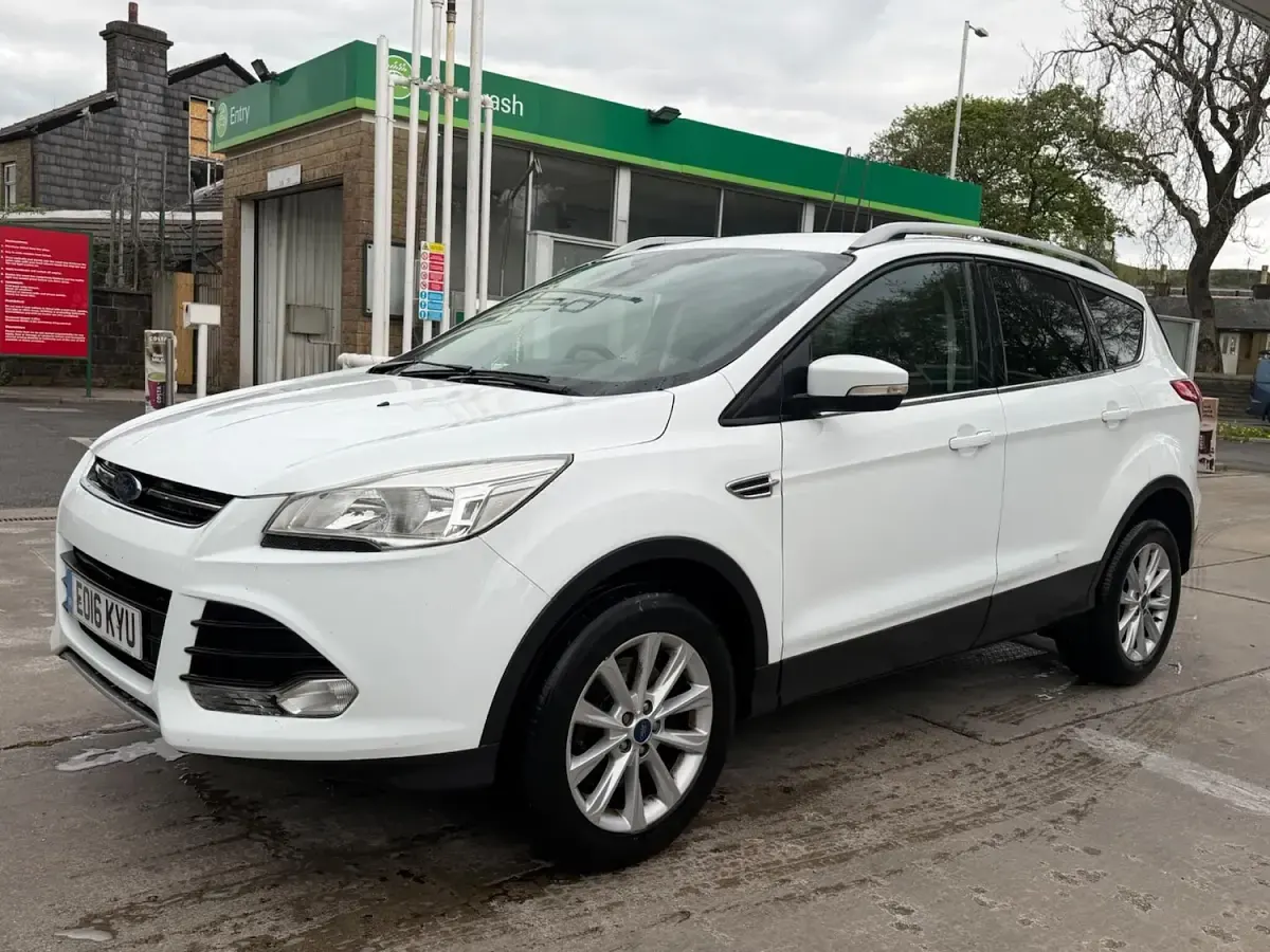 Used Ford Kuga Titanium 150 HP (110 kW) 2016 White SUV