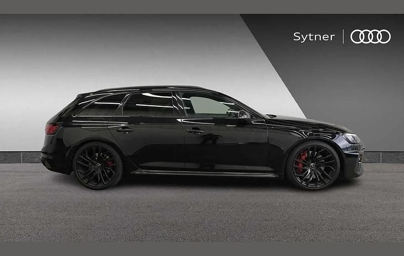 Used Audi RS4 Design 444 HP (326 kW) 2024 Black Estate
