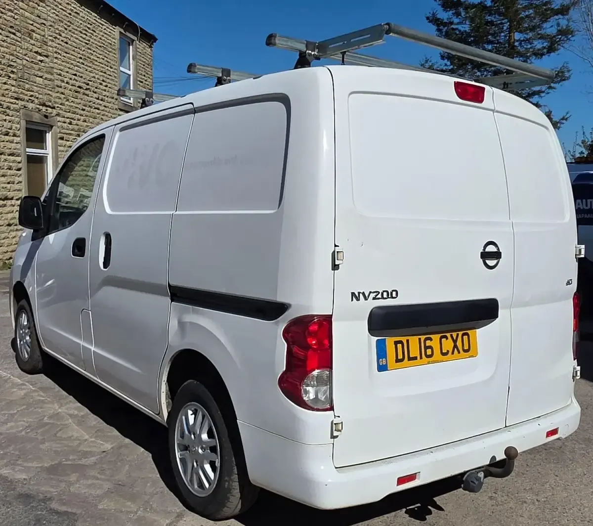 Used Nissan NV200 Tekna 2016 White MPV