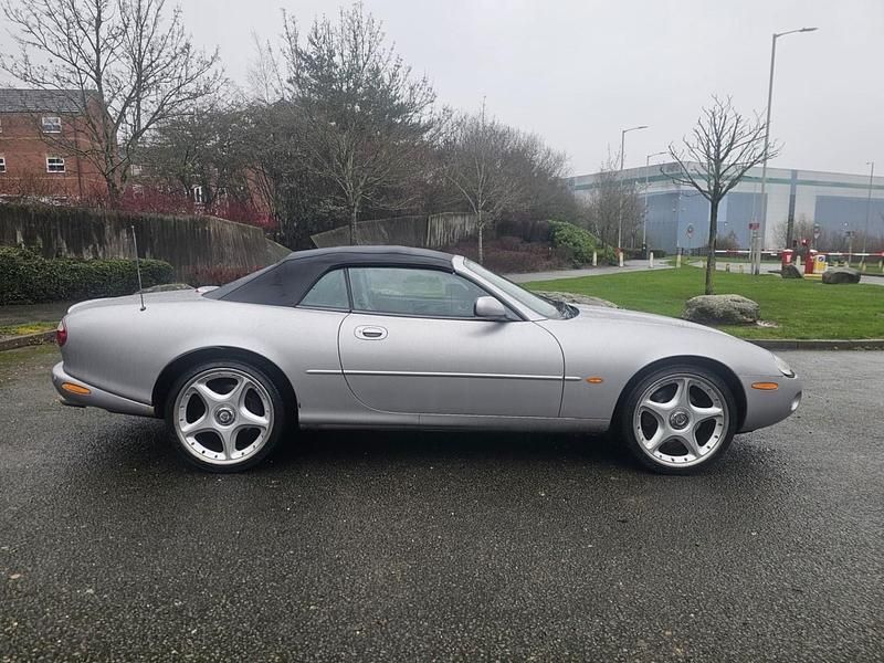 Used Jaguar XKR Supercharged 370 HP (272 kW) 2001 Silver Coupe