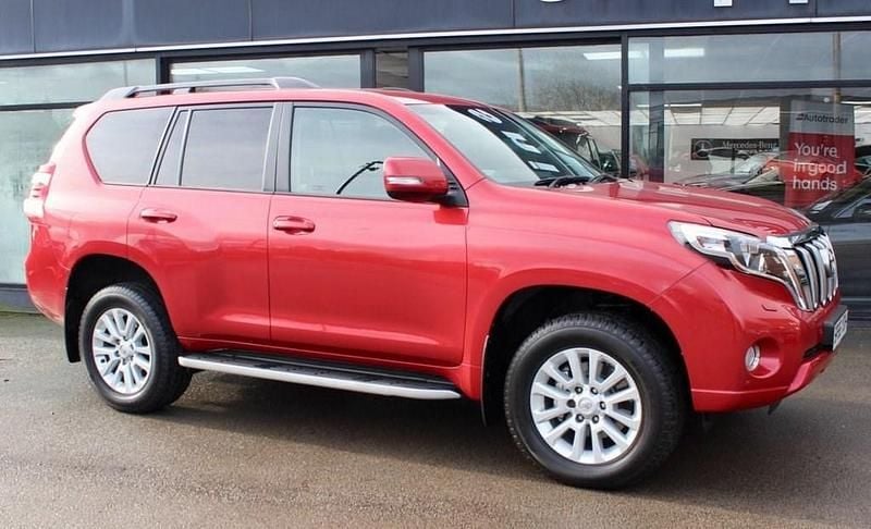 Used Toyota Land Cruiser 177 HP (130 kW) 2016 Red Estate