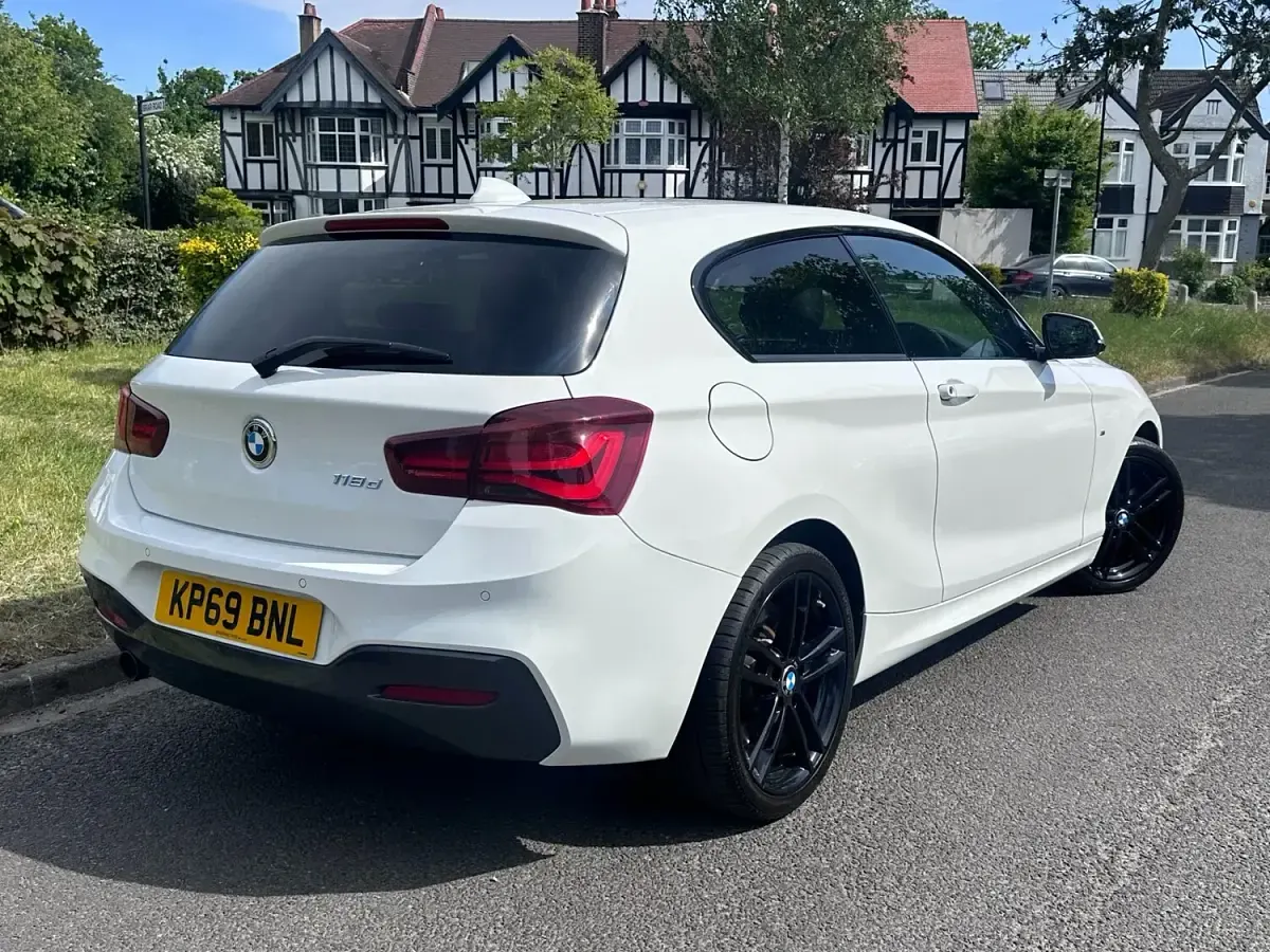 Used BMW 118 Efficient Dynamics 2019 White Hatchback