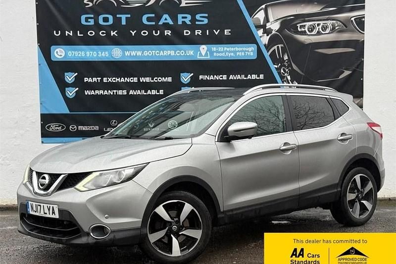 Used Nissan Qashqai N-Connecta 110 HP (80 kW) 2017 Silver SUV