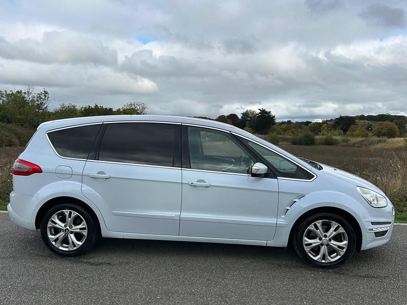 White Used 2010 Ford S-MAX Titanium MPV | £2,650 (Fair price) - Image 1/4