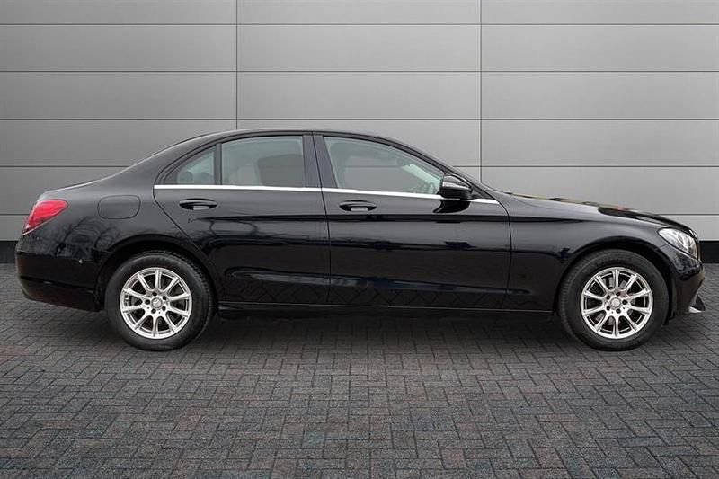 Used Mercedes C220 SE 170 HP (125 kW) 2017 Obsidian black Sedan