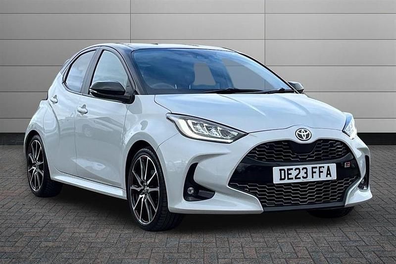 Used Toyota Yaris Hybrid Sport 116 HP (85 kW) 2023 Ash grey Hatchback