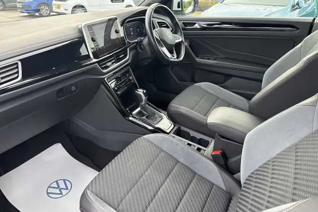 Used VW T-Roc Cabriolet R-line 150 HP (110 kW) 2024 White Cabriolet