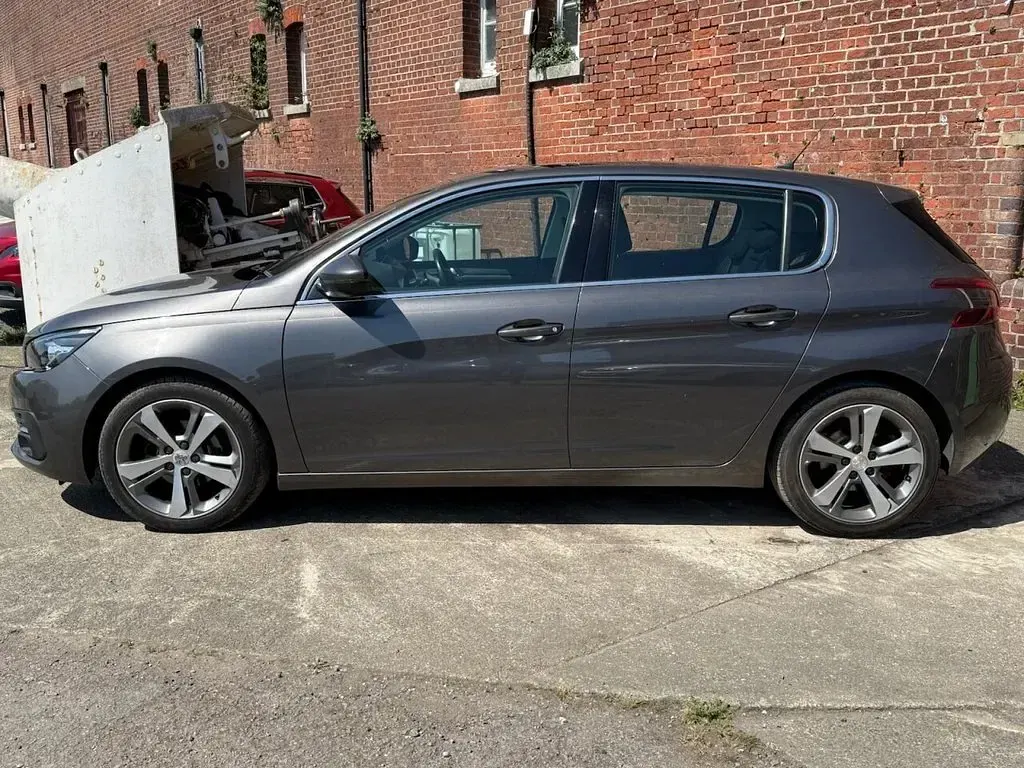 Used Peugeot 308 Allure 130 HP (95 kW) 2020 Grey Hatchback