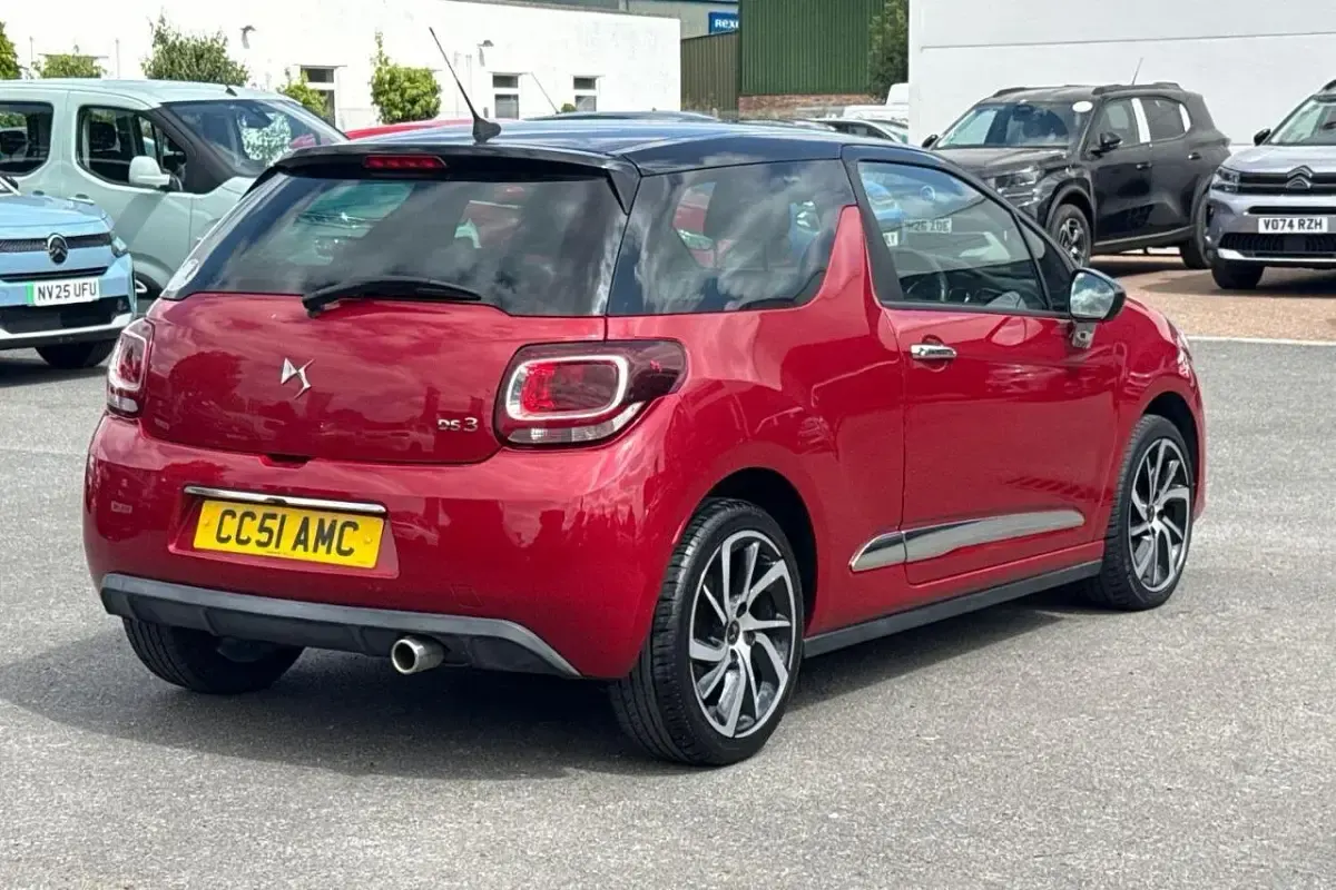 Used DS Automobiles DS3 Crossback Connected Chic 108 HP (79 kW) 2018 Red SUV