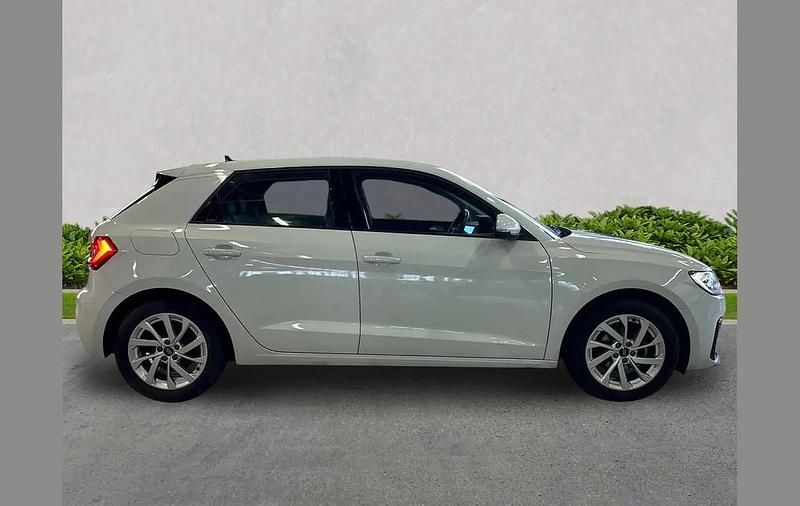 Used Audi A1 Sport 94 HP (69 kW) 2023 White SUV