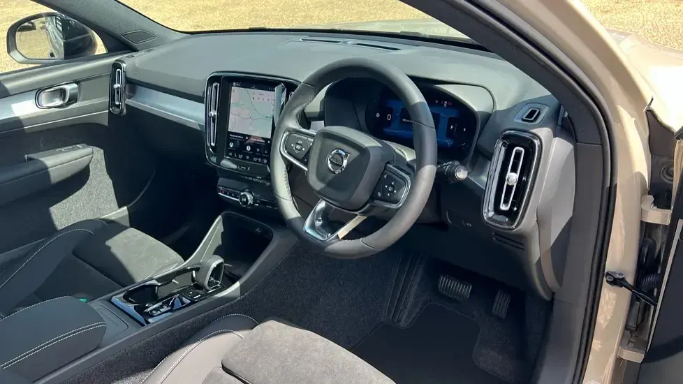 New Volvo XC40 Plus 163 HP (119 kW) 2026 Sand dune SUV
