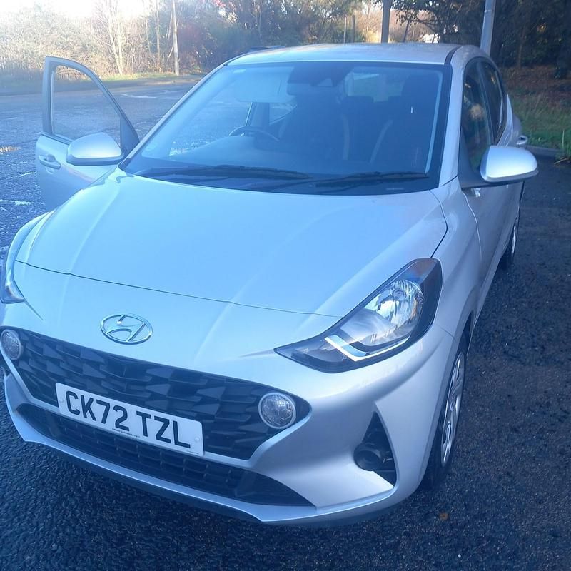 Used Hyundai i10 SE 67 HP (49 kW) 2022 Silver Hatchback
