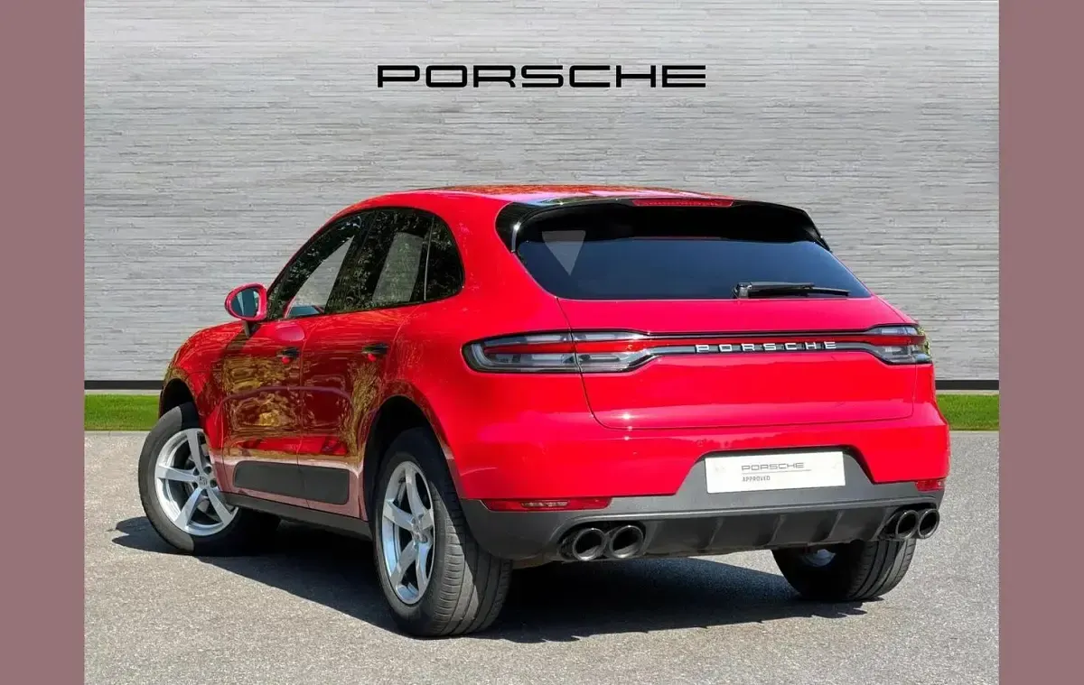 Used Porsche Macan 245 HP (180 kW) 2018 Red SUV