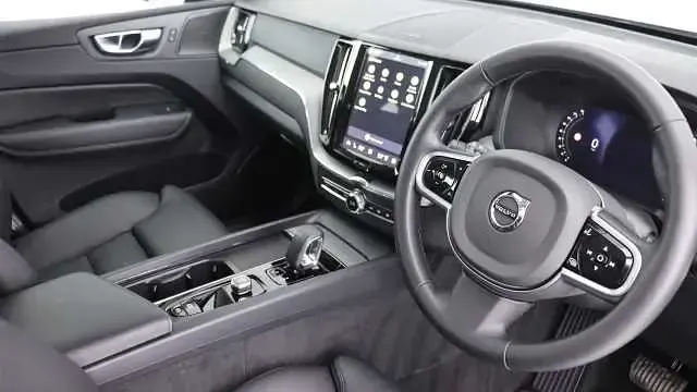 Begagnad Volvo XC60 Plus 250 HK (183 kW) 2025 SUV