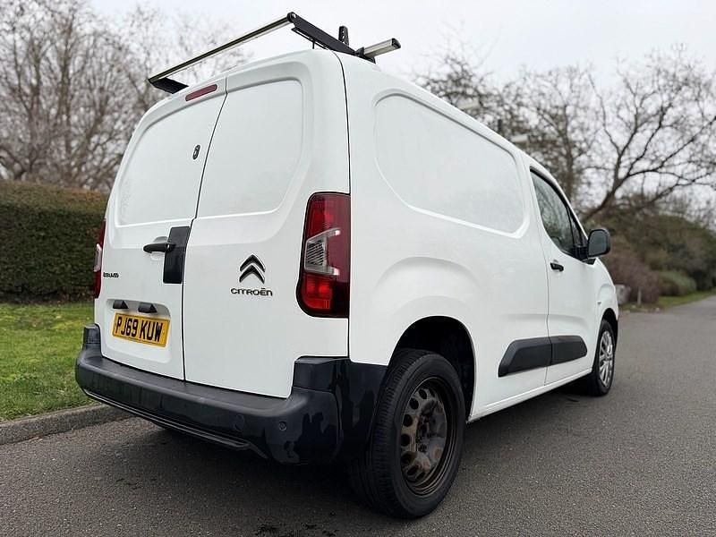 Used Citroën Berlingo 100 HP (73 kW) 2020 White MPV