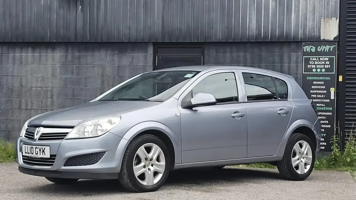 Used Vauxhall Astra Active 2010 Silver Hatchback