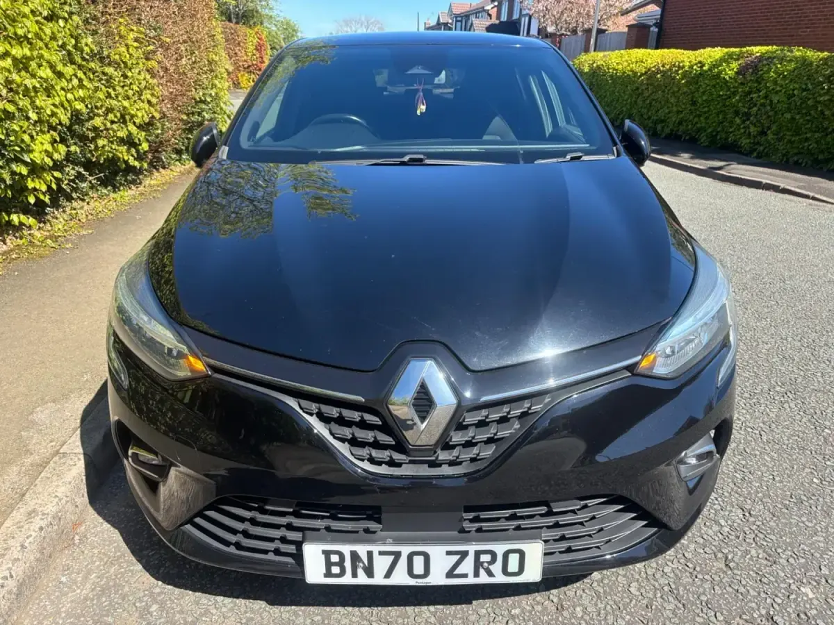 Usado Renault Clio V Iconic 2020 Negro Utilitario