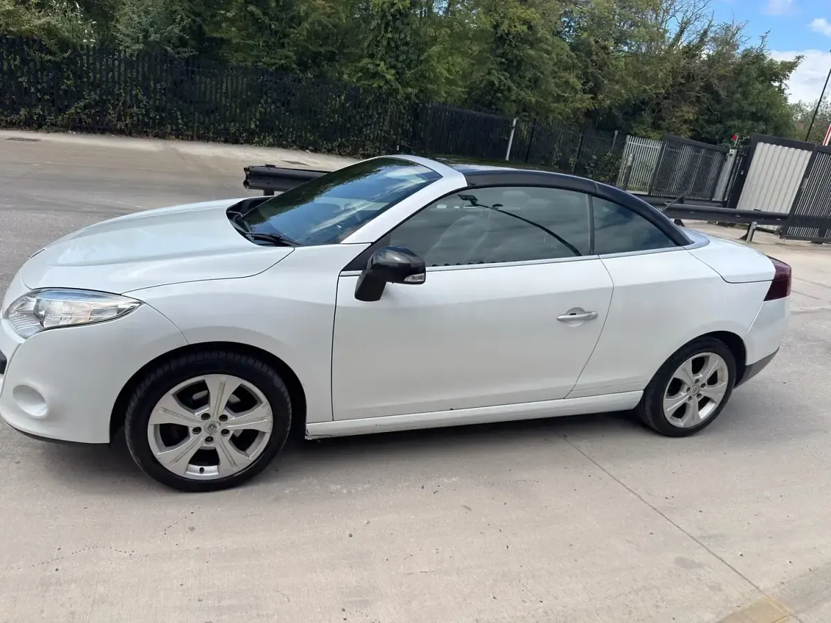 Used Renault Mégane Cabriolet Dynamique 2011 White Cabriolet