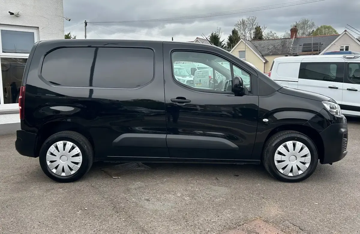Used Citroën e-Berlingo 100 HP (73 kW) 2022 Black