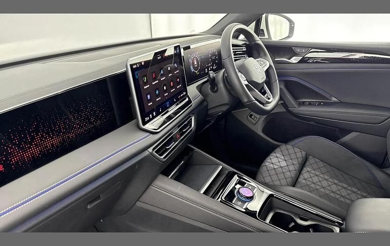 Used VW Tiguan R-line 147 HP (108 kW) 2025 White SUV