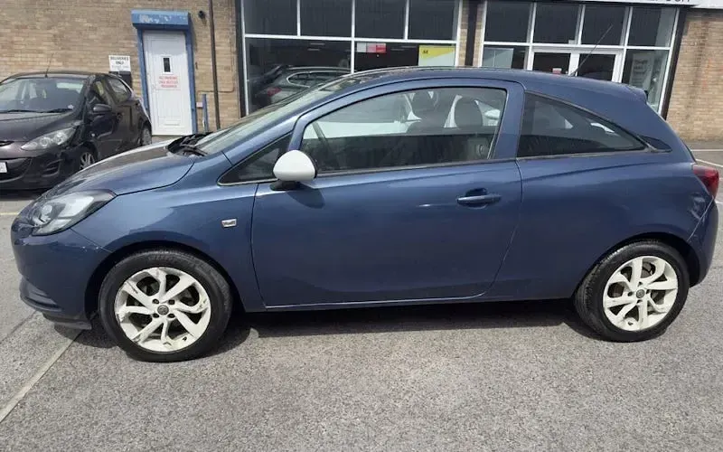 Used Vauxhall Corsa 70 HP (51 kW) 2015 Blue Hatchback