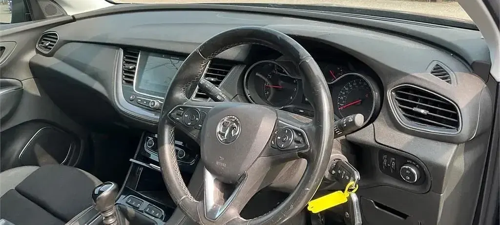 Used Vauxhall Grandland X Business Edition 130 HP (95 kW) 2020 Black SUV