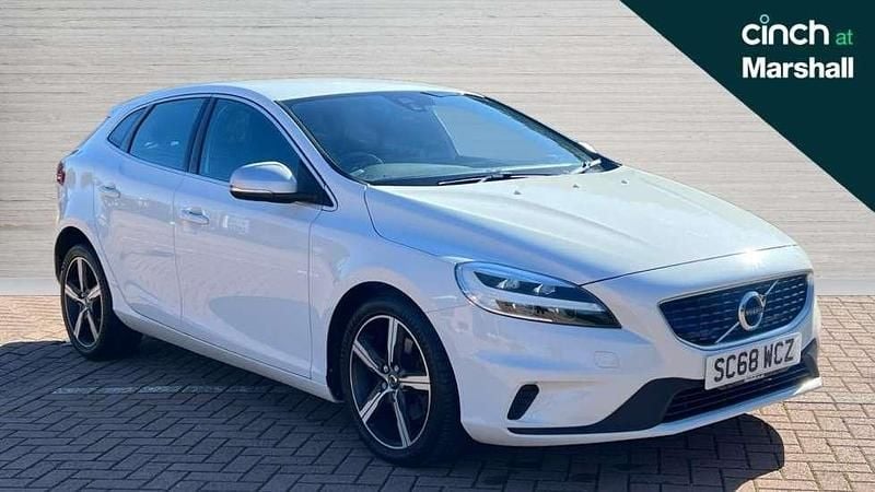 White Used 2019 Volvo V40 R-Design Estate | £8,638 (Fair price) - Image 1/4