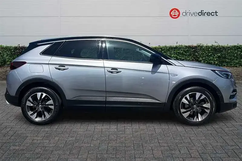 Used Vauxhall Grandland X SRi 130 HP (95 kW) 2020 Grey SUV