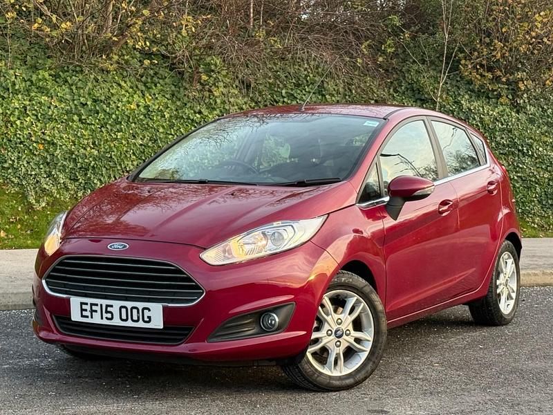 Red Used 2015 Ford Fiesta Zetec Hatchback | £3,490 (Super price) - Image 1/4