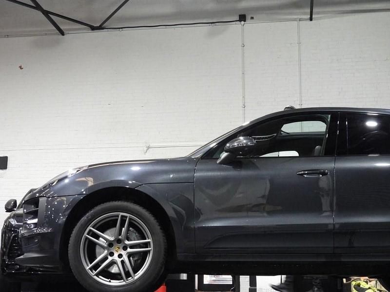 Usado Porsche Macan 354 HP (260 kW) 2019 Cinzento SUV