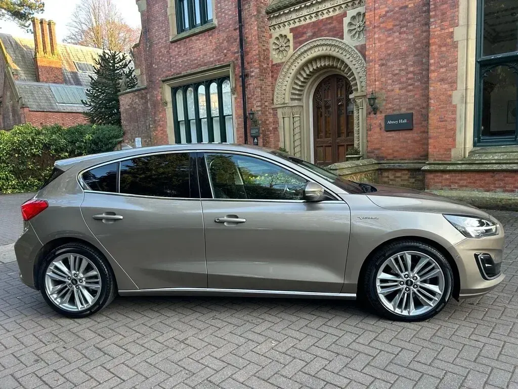 Used Ford Focus Vignale 120 HP (88 kW) 2020 Silver Hatchback