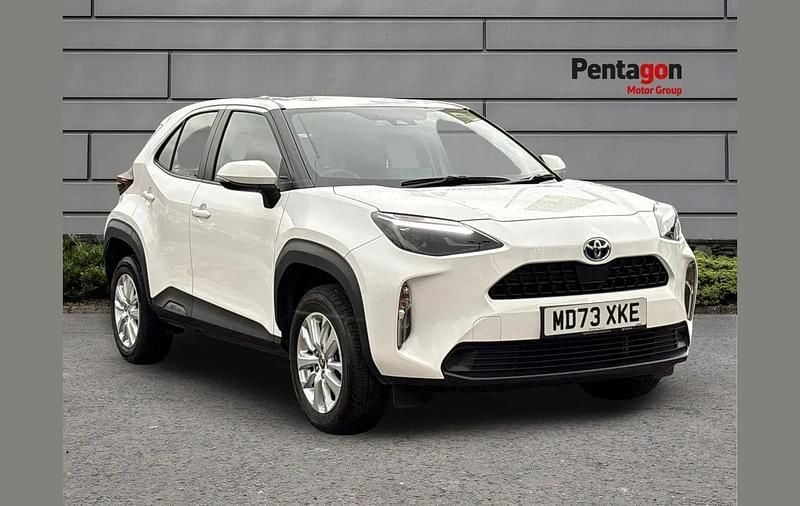 White Used 2023 Toyota Yaris Cross SUV | £19,950 (Good price) - Image 1/4