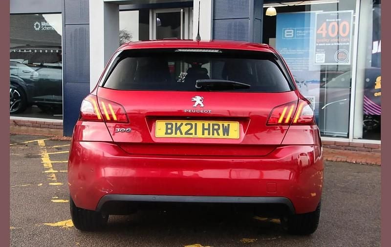 Used Peugeot 308 Allure Premium 129 HP (94 kW) 2021 Red Hatchback