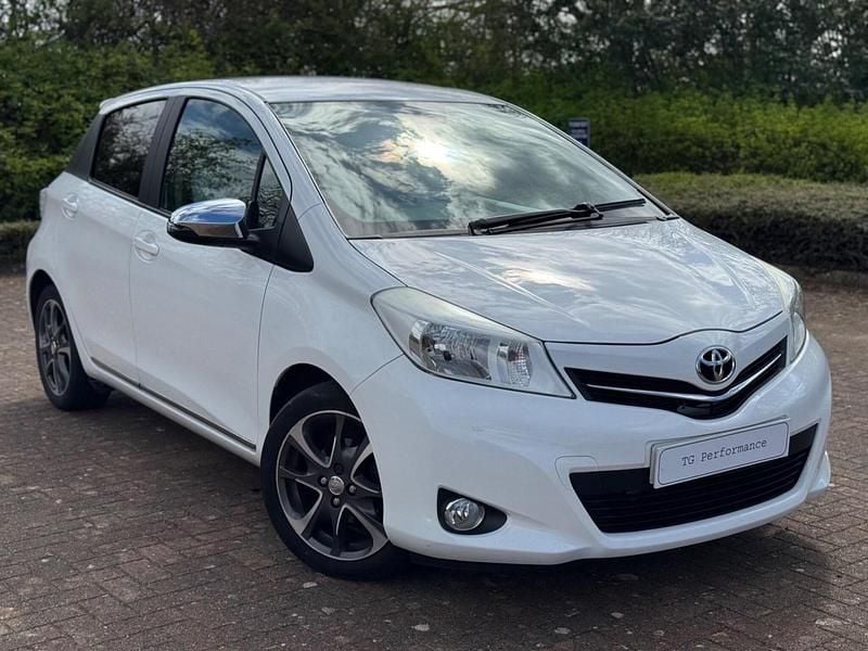 Used Toyota Yaris Trend 2013 White Hatchback