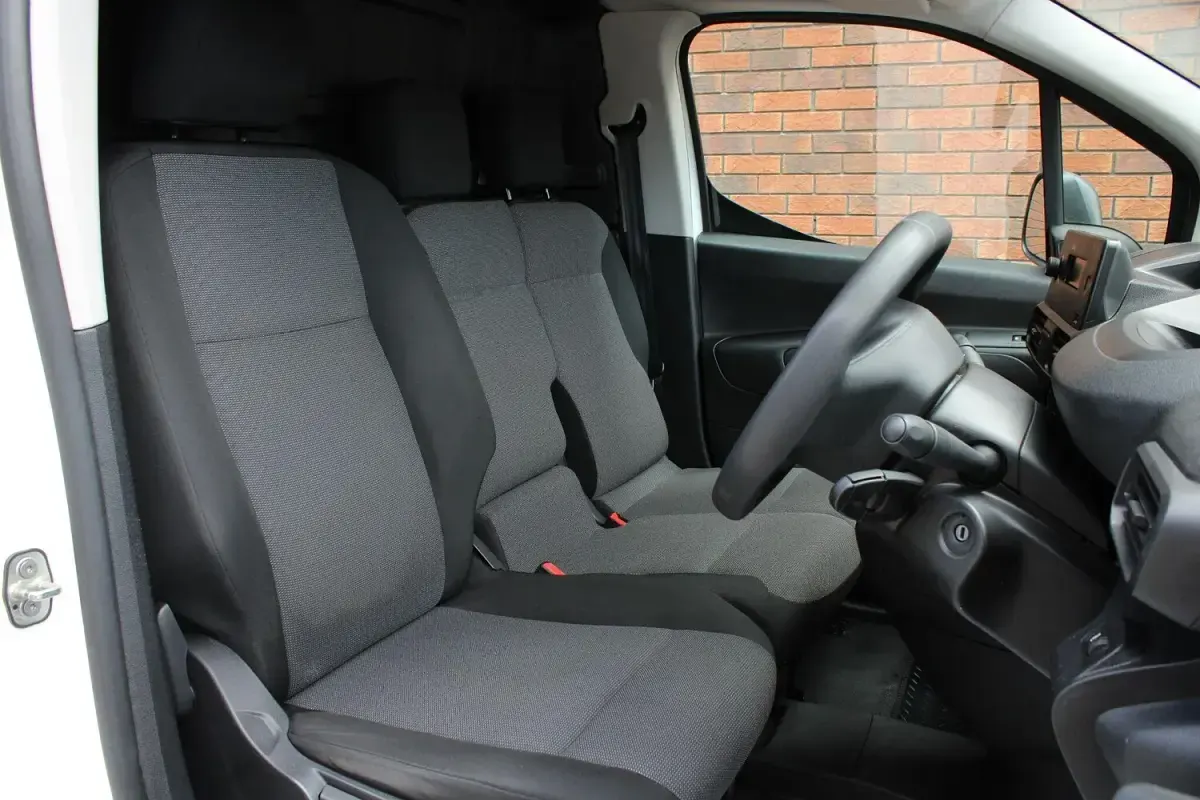 Used Peugeot Partner 2019 White MPV