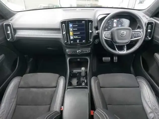 Used Volvo XC40 R-Design 194 HP (142 kW) 2022 SUV
