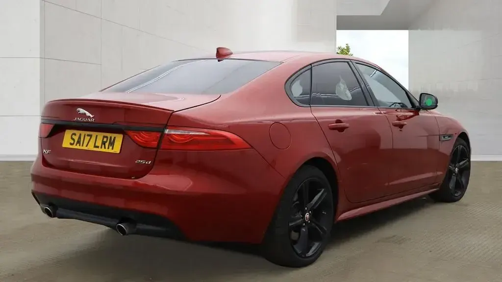 Used Jaguar XF R-Sport 240 HP (176 kW) 2017 Red Sedan