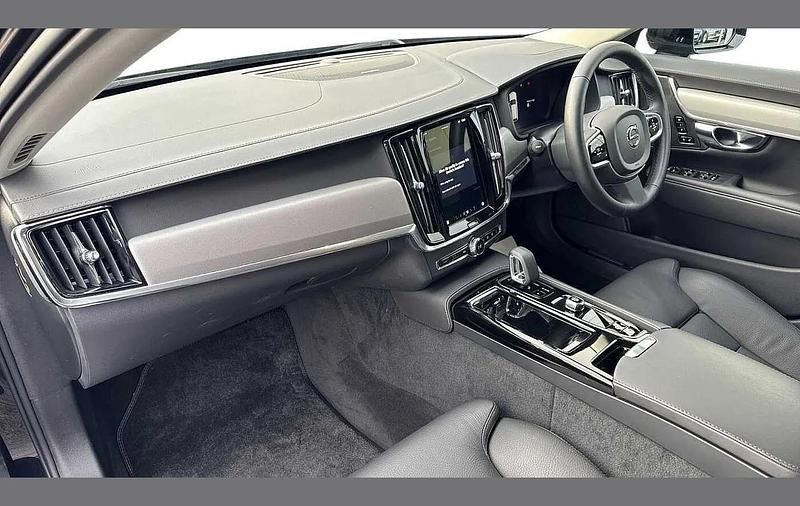 Used Volvo V90 Plus 345 HP (253 kW) 2025 Black Estate