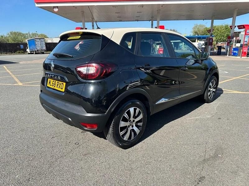 Second-hand Renault Captur Play 90 CP (66 kW) 2018 Negru SUV