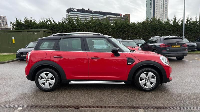 Used Mini Cooper Countryman Classic 134 HP (98 kW) 2019 Red SUV