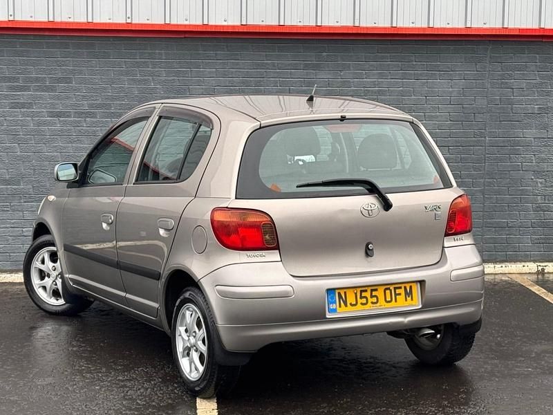 Used Toyota Yaris 2005 Silver Hatchback