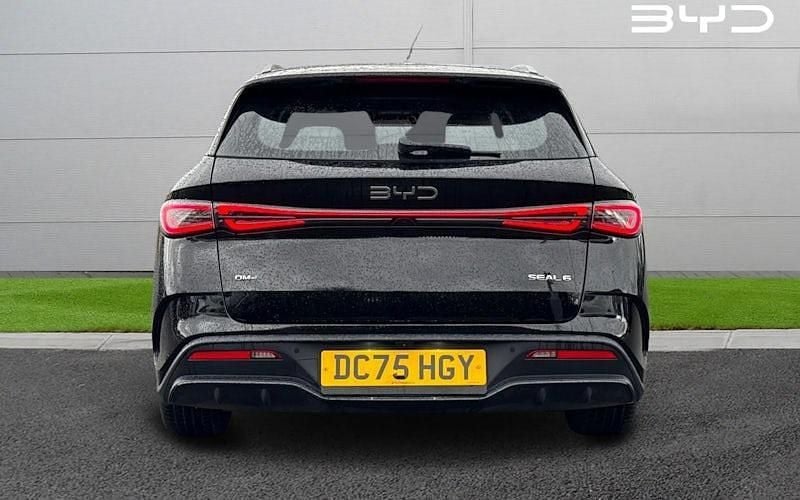 Used BYD Seal Boost 184 HP (135 kW) 2025 Black Estate