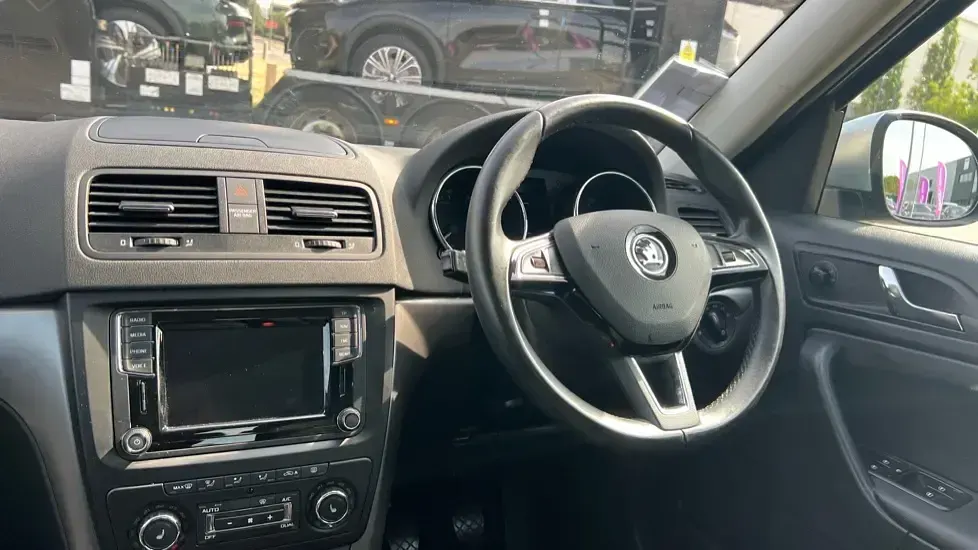 Used Skoda Yeti Outdoor SE Drive 110 HP (80 kW) 2017 Quartz grey metallic SUV