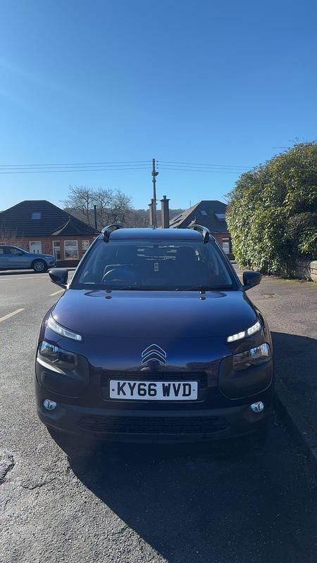 Used Citroën C4 Cactus Feel 2016 Purple Hatchback