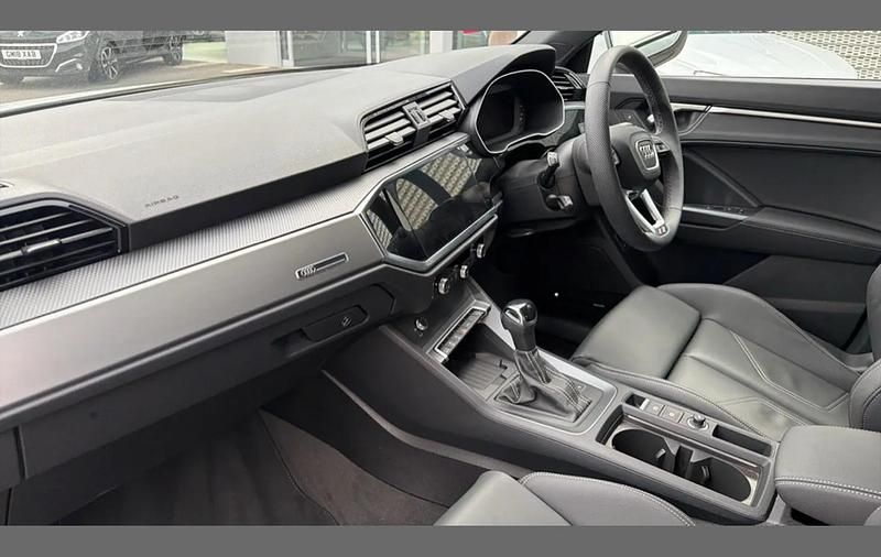 Begagnad Audi Q3 S-Line 150 HK (110 kW) 2025 Vit SUV