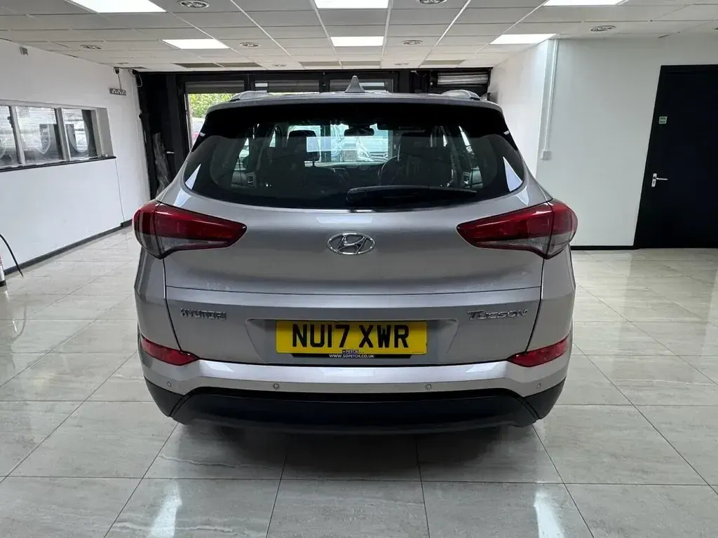 Used Hyundai Tucson SE 177 HP (130 kW) 2017 White SUV