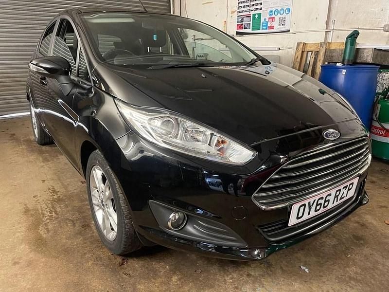 Black Used 2016 Ford Fiesta Zetec Hatchback | £4,995 (Good price) - Image 1/4