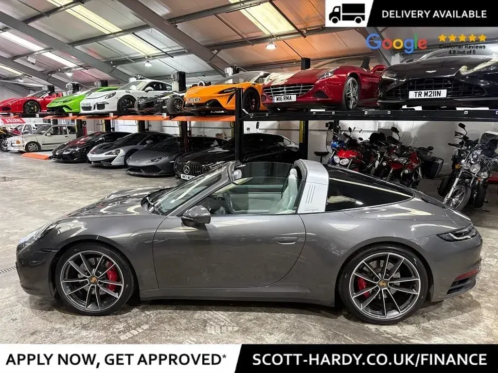 Begagnad Porsche 992 450 HK (330 kW) 2021 Grå Cab